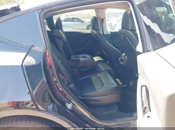 7SAYGAEEXNF313769 2022 TESLA MODEL Y - Image 8