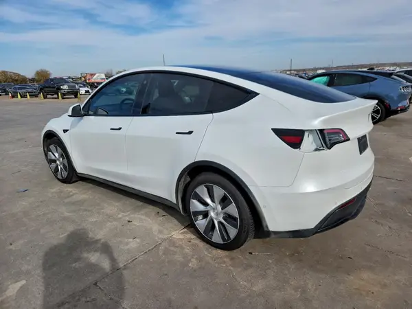 7SAYGAEEXNF323878 2022 TESLA MODEL Y - Image 2