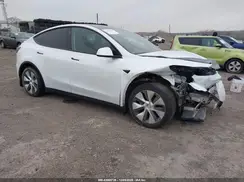 7SAYGAEEXNF337117 2022 TESLA MODEL Y