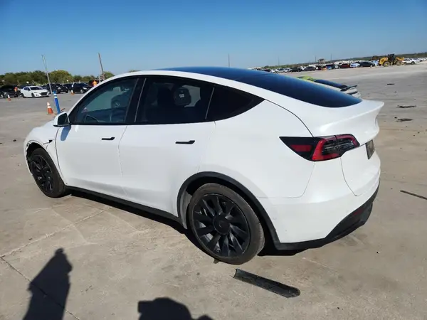7SAYGAEEXNF337604 2022 TESLA MODEL Y - Image 2