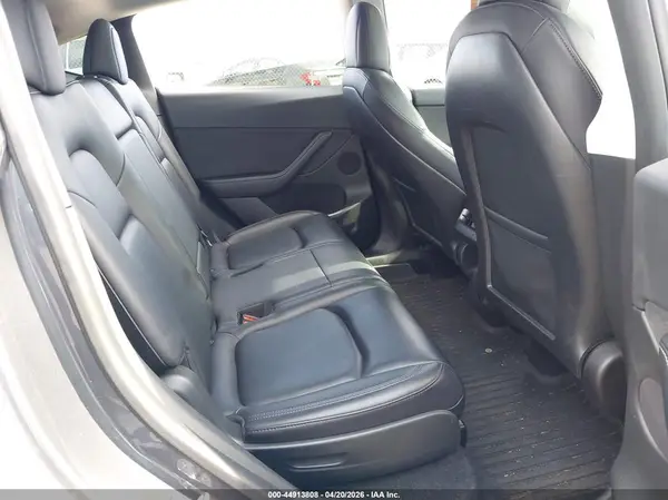 7SAYGAEEXNF366830 2022 TESLA MODEL Y - Image 8
