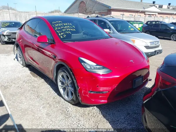 7SAYGAEEXNF377942 2022 TESLA MODEL Y - Image 1