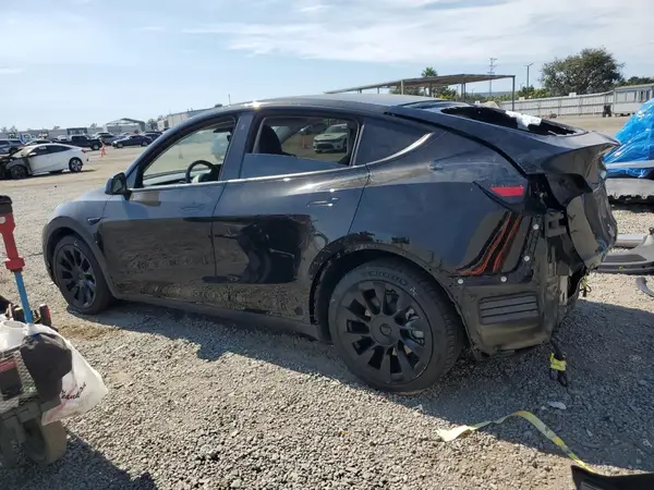 7SAYGAEEXNF390934 2022 TESLA MODEL Y - Image 2