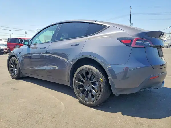 7SAYGAEEXNF400989 2022 TESLA MODEL Y - Image 2