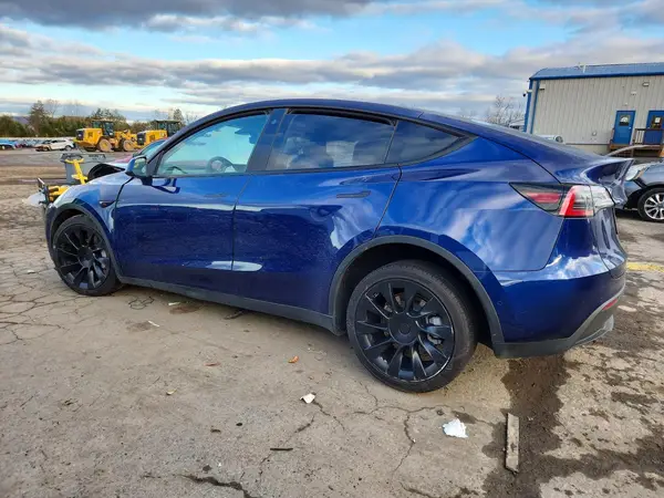 7SAYGAEEXNF429005 2022 TESLA MODEL Y - Image 2