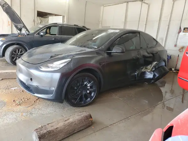 7SAYGAEEXNF429618 2022 TESLA MODEL Y - Image 1