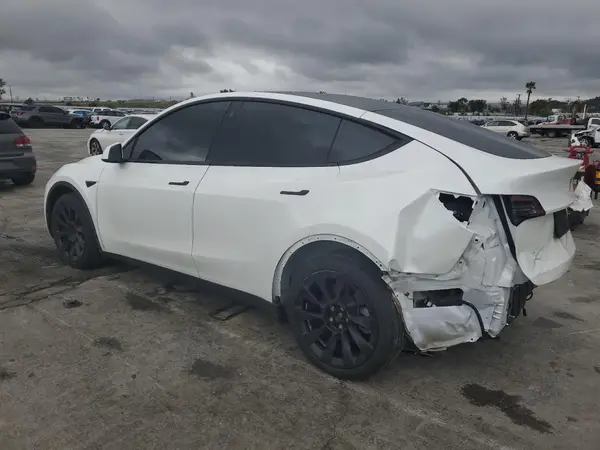 7SAYGAEEXNF493710 2022 TESLA MODEL Y - Image 2