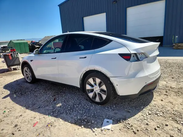 7SAYGAEEXNF518718 2022 TESLA MODEL Y - Image 2