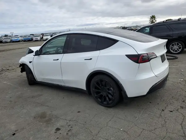 7SAYGAEEXNF524261 2022 TESLA MODEL Y - Image 2