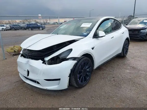 7SAYGAEEXNF543568 2022 TESLA MODEL Y - Image 2