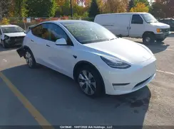 7SAYGAEEXNF570656 2022 TESLA MODEL Y