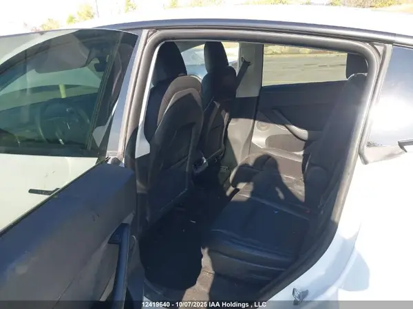 7SAYGAEEXNF570656 2022 TESLA MODEL Y - Image 8