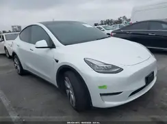 7SAYGAEEXPF582955 2023 TESLA MODEL Y