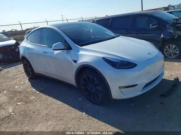 7SAYGAEEXPF598086 2023 TESLA MODEL Y - Image 1