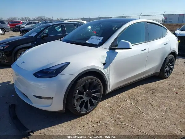7SAYGAEEXPF598086 2023 TESLA MODEL Y - Image 2