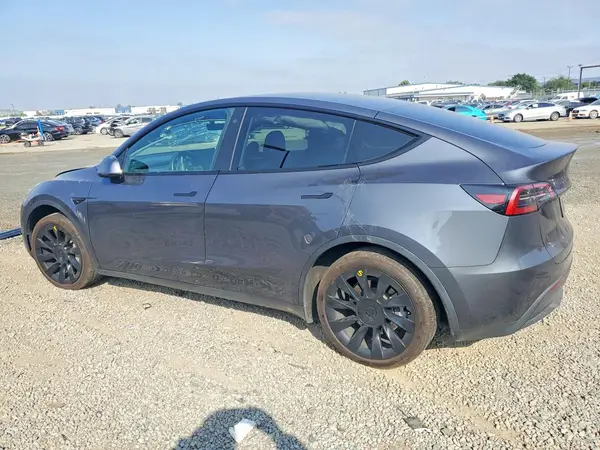7SAYGAEEXPF599058 2023 TESLA MODEL Y - Image 2