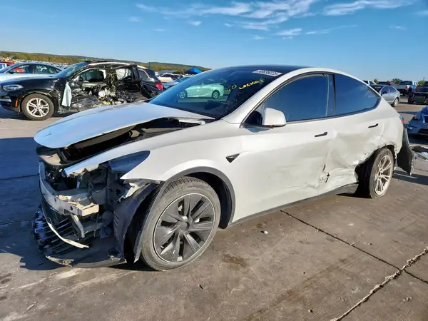 7SAYGAEEXPF601116 2023 TESLA MODEL Y - Image 1