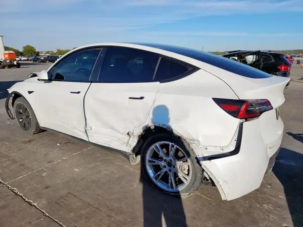 7SAYGAEEXPF601116 2023 TESLA MODEL Y - Image 2