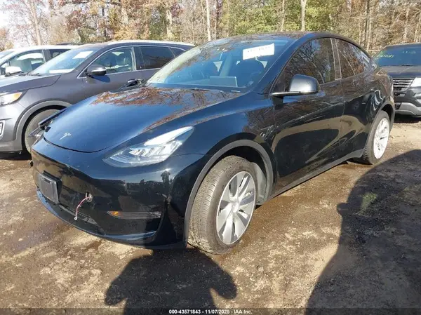 7SAYGAEEXPF606445 2023 TESLA MODEL Y - Image 2