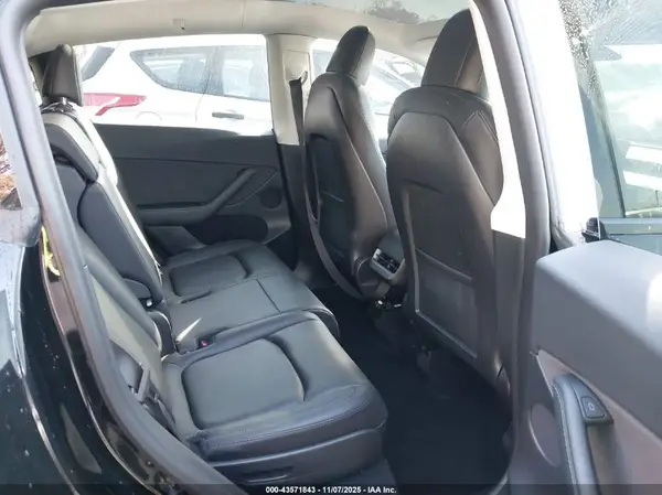 7SAYGAEEXPF606445 2023 TESLA MODEL Y - Image 8