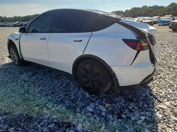 7SAYGAEEXPF606591 2023 TESLA MODEL Y - Image 2