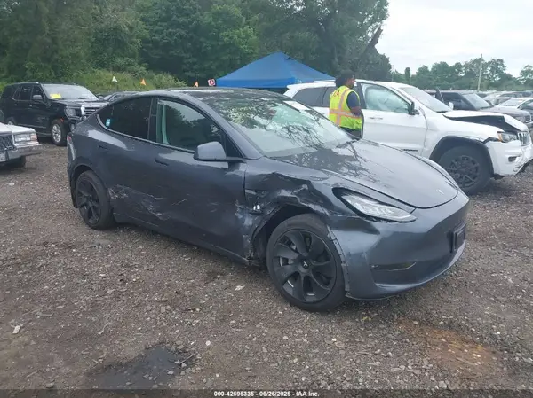 7SAYGAEEXPF617722 2023 TESLA MODEL Y - Image 1