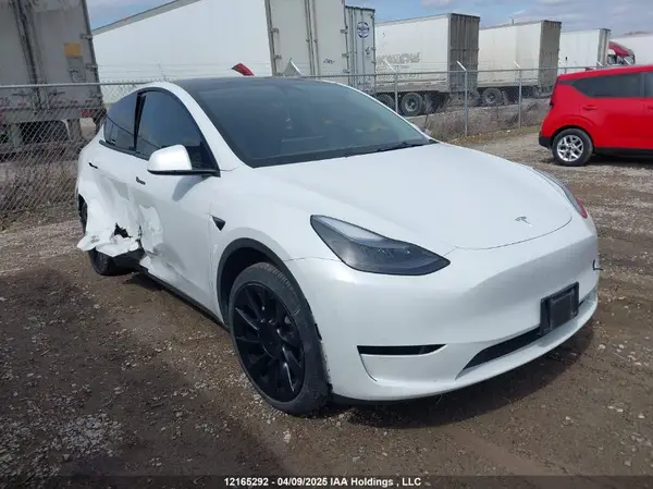 7SAYGAEEXPF632723 2023 TESLA MODEL Y - Image 1