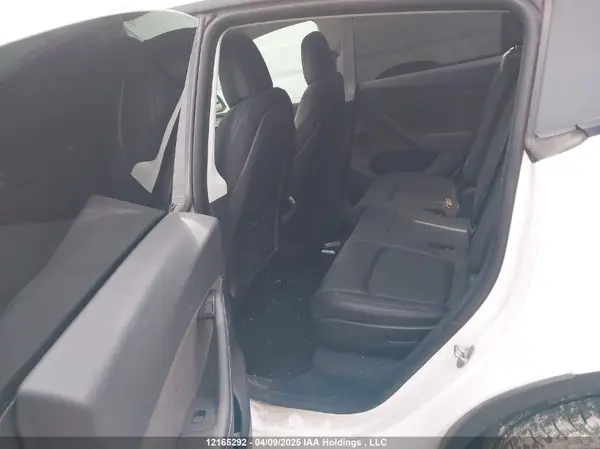 7SAYGAEEXPF632723 2023 TESLA MODEL Y - Image 8