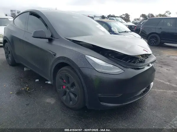 7SAYGAEEXPF645956 2023 TESLA MODEL Y - Image 1
