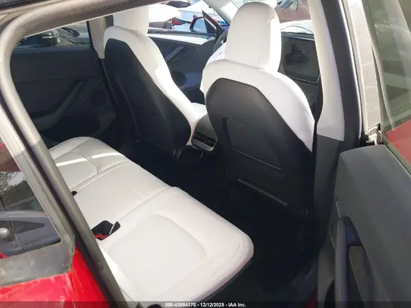 7SAYGAEEXPF648453 2023 TESLA MODEL Y - Image 8
