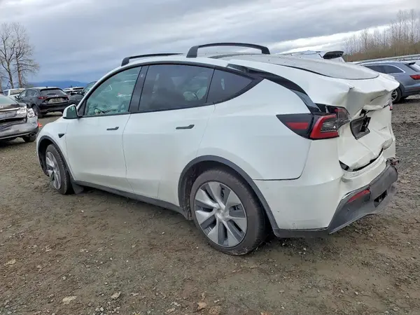 7SAYGAEEXPF672297 2023 TESLA MODEL Y - Image 2