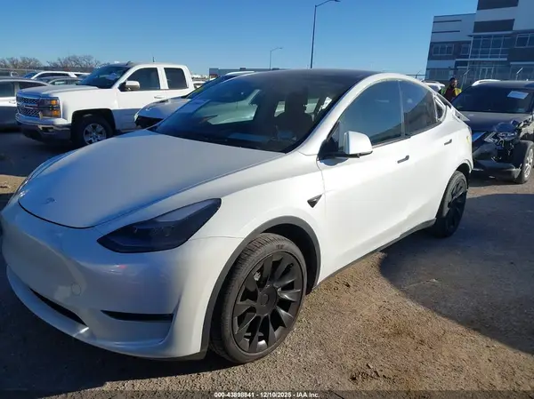 7SAYGAEEXPF708537 2023 TESLA MODEL Y - Image 2