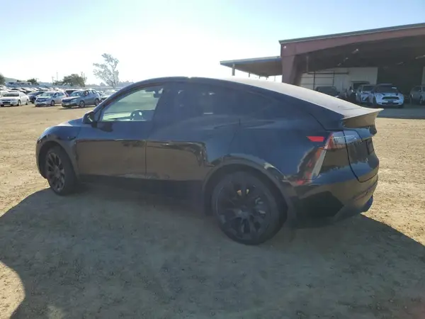 7SAYGAEEXPF710790 2023 TESLA MODEL Y - Image 2