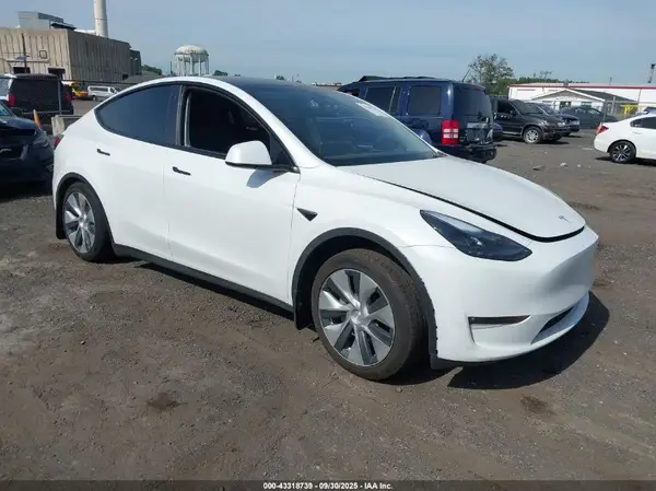 7SAYGAEEXPF759410 2023 TESLA MODEL Y - Image 1