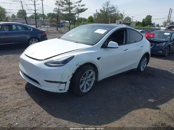 7SAYGAEEXPF759410 2023 TESLA MODEL Y - Image 2