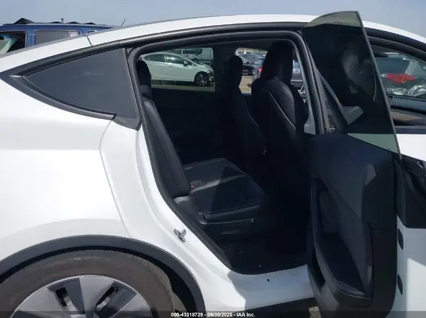 7SAYGAEEXPF759410 2023 TESLA MODEL Y - Image 8