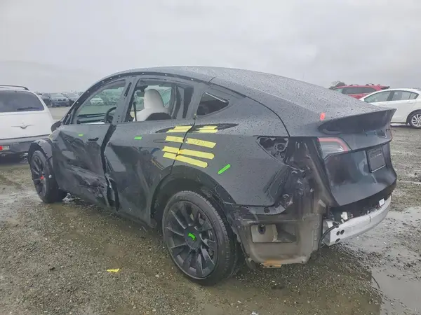7SAYGAEEXPF766406 2023 TESLA MODEL Y - Image 2