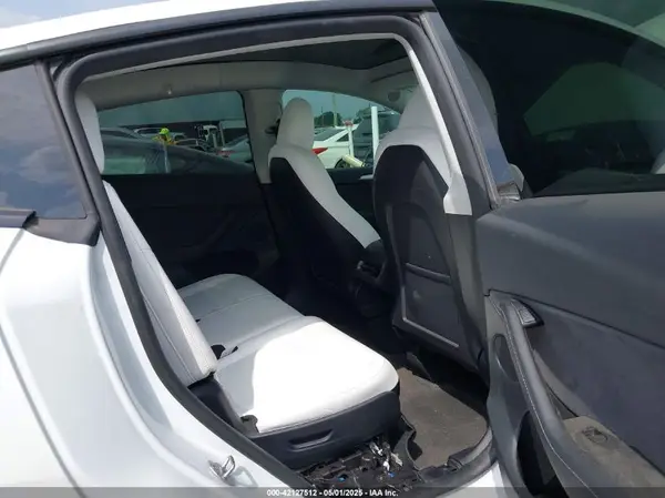 7SAYGAEEXPF776370 2023 TESLA MODEL Y - Image 8