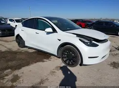 7SAYGAEEXPF792861 2023 TESLA MODEL Y
