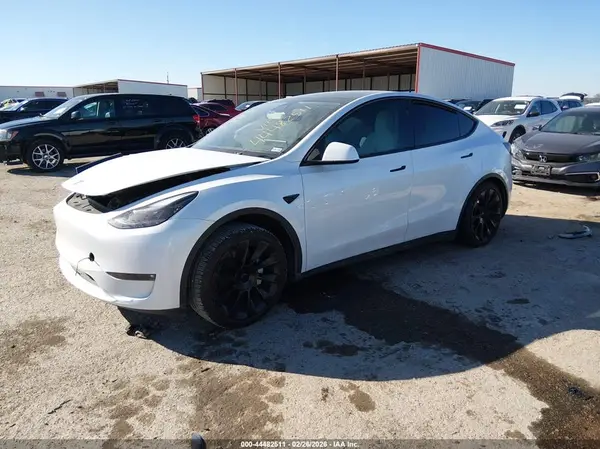 7SAYGAEEXPF792861 2023 TESLA MODEL Y - Image 2