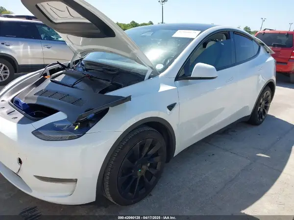 7SAYGAEEXPF800974 2023 TESLA MODEL Y - Image 2