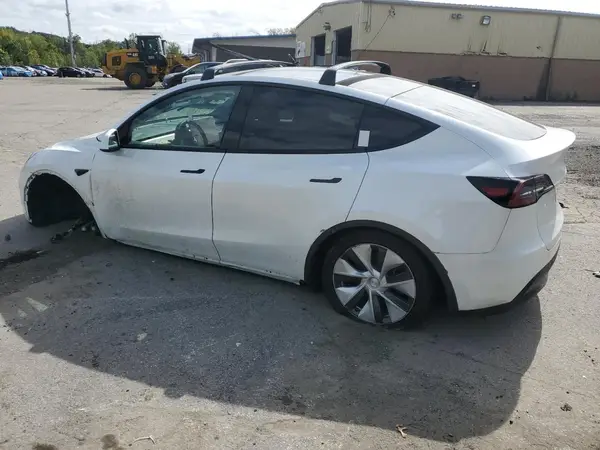 7SAYGAEEXPF801994 2023 TESLA MODEL Y - Image 2