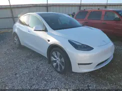 7SAYGAEEXPF829228 2023 TESLA MODEL Y