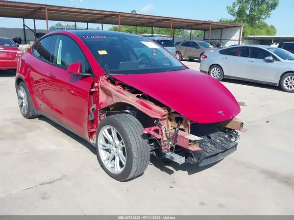 7SAYGAEEXPF830119 2023 TESLA MODEL Y - Image 1