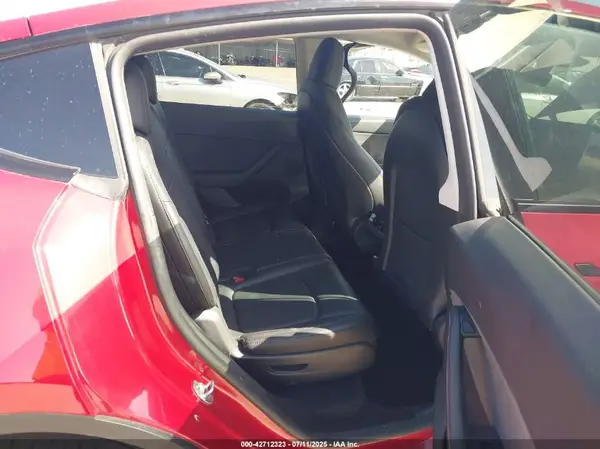 7SAYGAEEXPF830119 2023 TESLA MODEL Y - Image 8