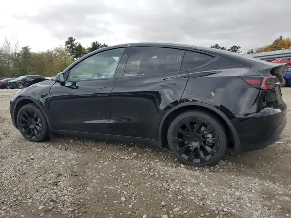 7SAYGAEEXPF842044 2023 TESLA MODEL Y - Image 2