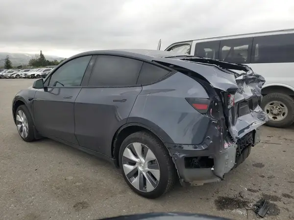 7SAYGAEEXPF845803 2023 TESLA MODEL Y - Image 2