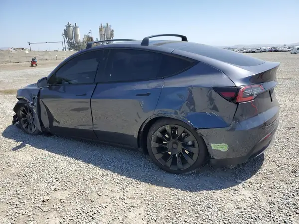 7SAYGAEEXPF847583 2023 TESLA MODEL Y - Image 2