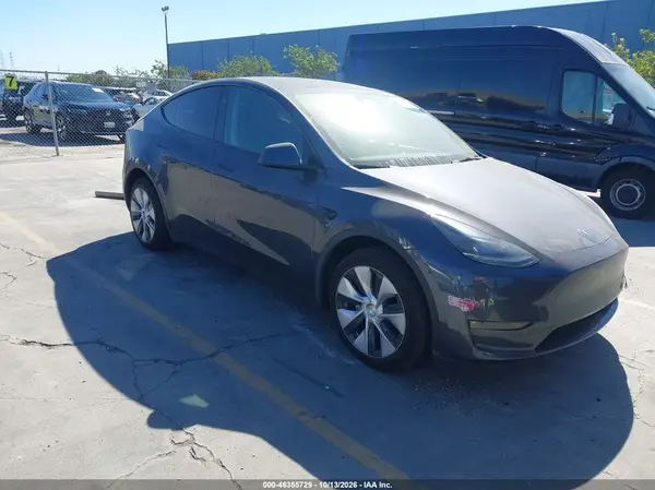 7SAYGAEEXPF871902 2023 TESLA MODEL Y - Image 1