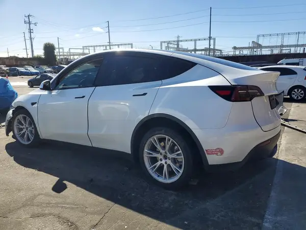 7SAYGAEEXPF881507 2023 TESLA MODEL Y - Image 2